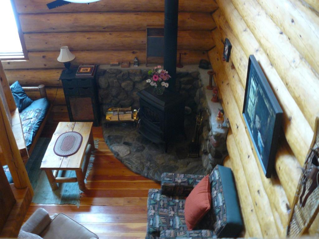 Hitching Post Resort Келоуна Стая снимка